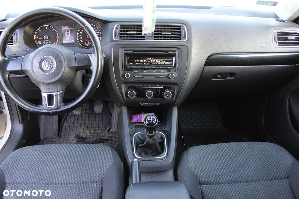 Volkswagen Jetta 2.0 TDI Comfortline - 6