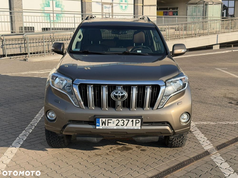 Toyota Land Cruiser - 2