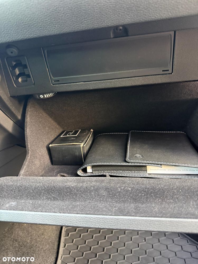Volkswagen Passat 2.0 TDI SCR DSG 4Motion Business - 11