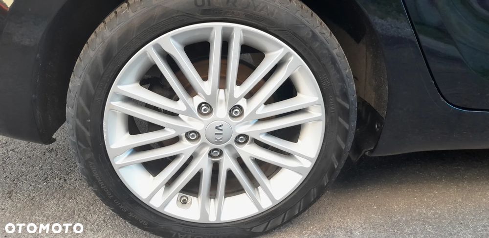 Kia Carens 1.7 CRDi M EU6 - 27