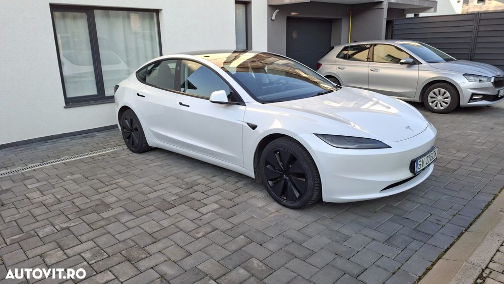Tesla Model 3 - 7