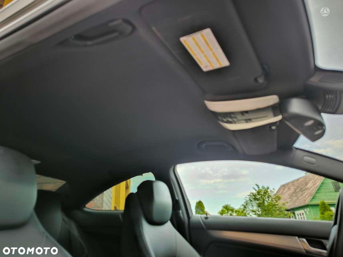 Mercedes-Benz Klasa C 180 Coupe BlueEFFICIENCY 7G-TRONIC Edition 1 - 20
