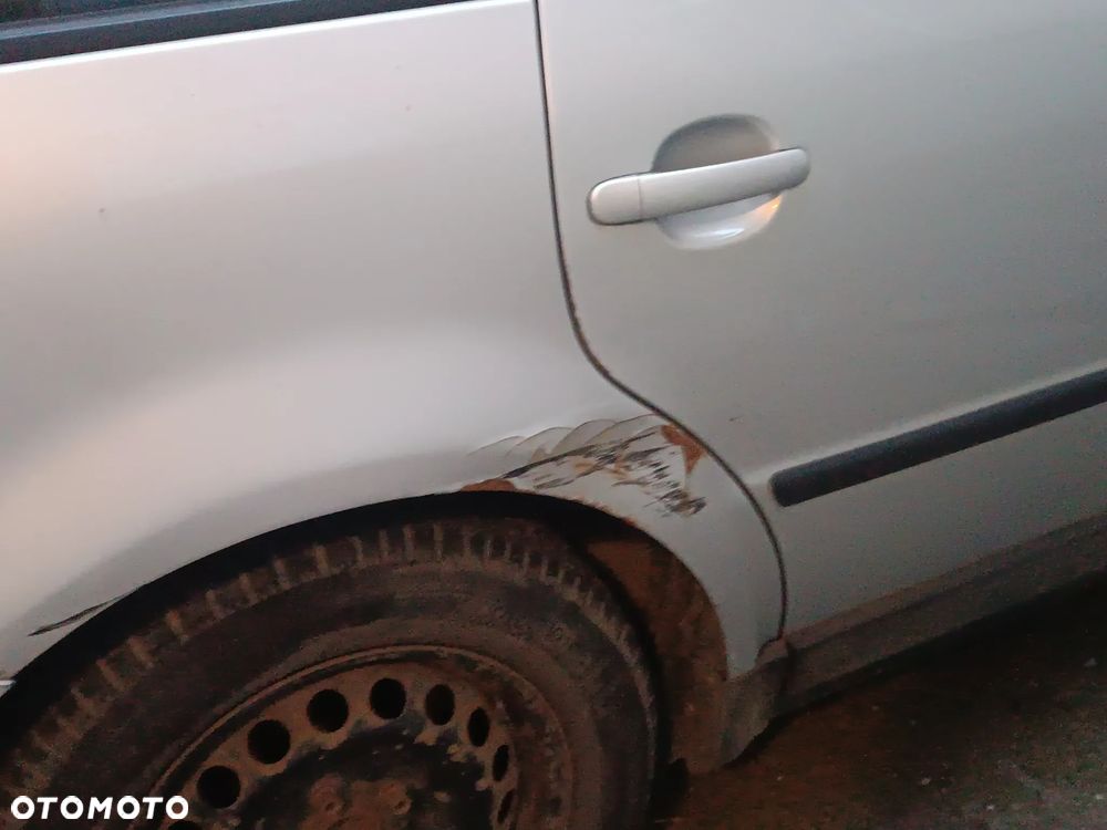 Volkswagen Passat 1.9 TDI Highline - 7