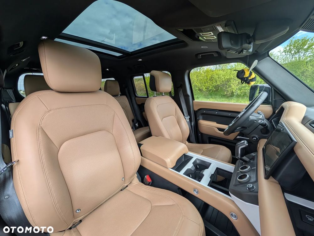 Land Rover Defender 3.0 D300 mHEV X-Dynamic HSE - 15