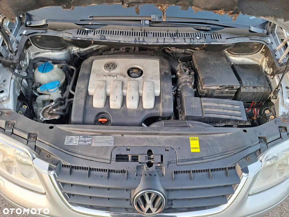 Volkswagen Touran 2.0 TDI Highline - 10