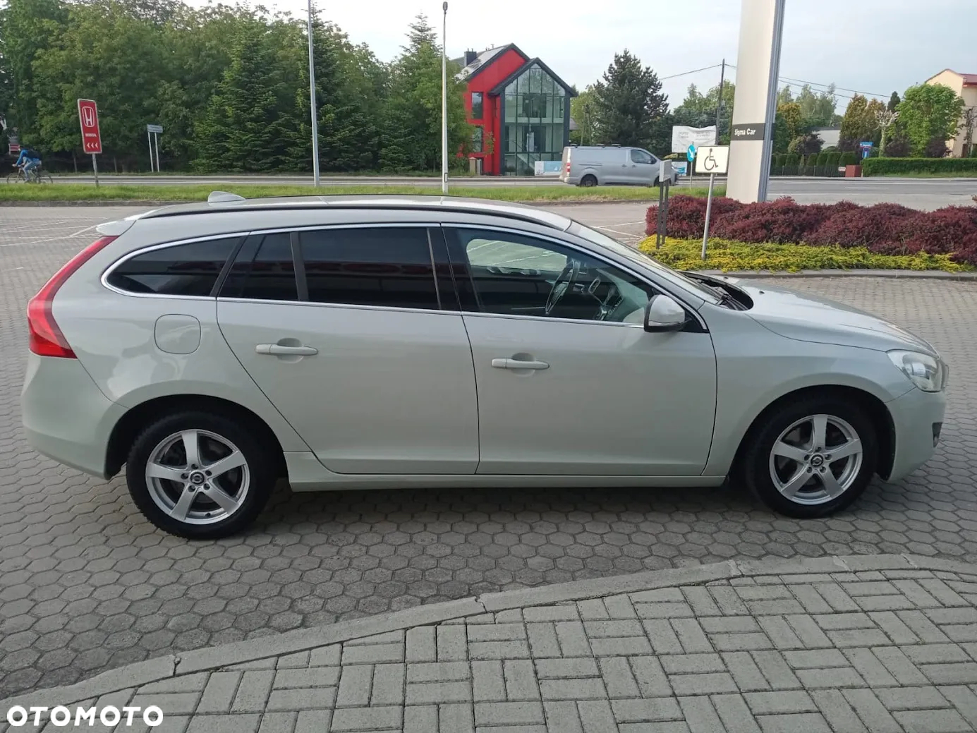 Volvo V60 D2 Kinetic - 2