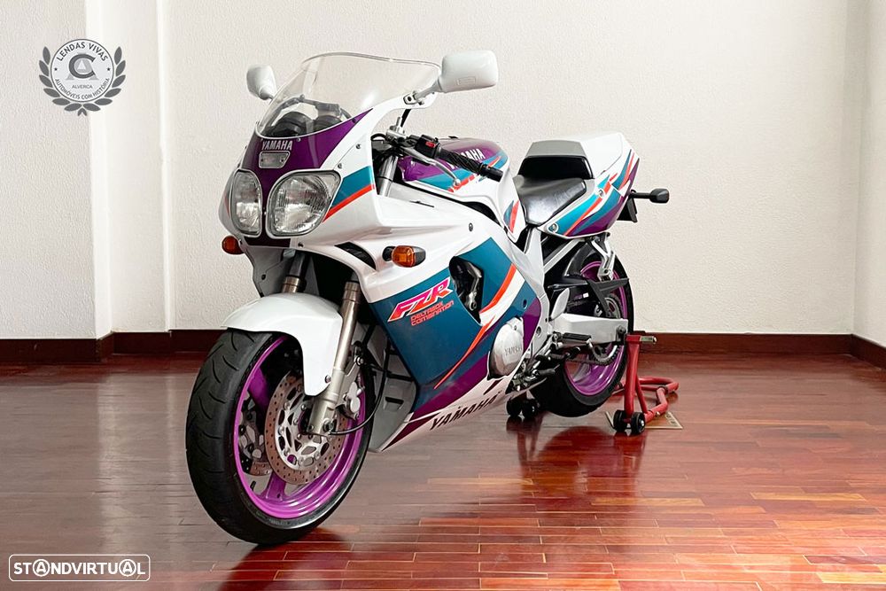Yamaha FZR - 1
