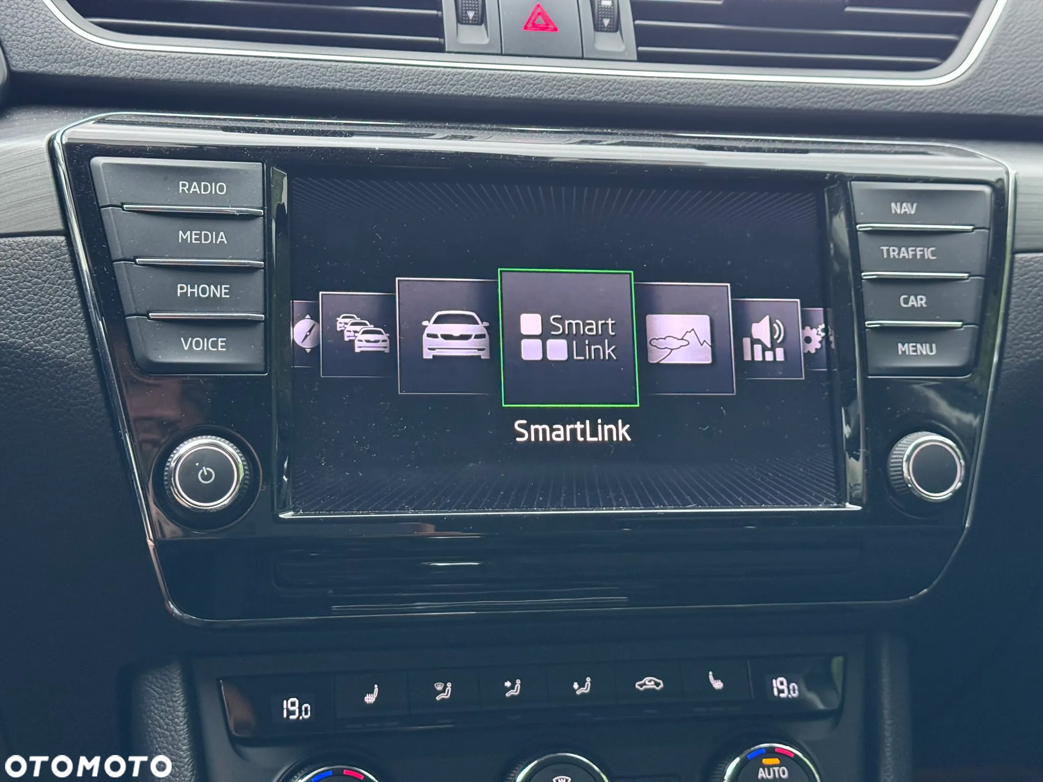 Skoda Superb 2.0 TDI Sportline DSG - 30