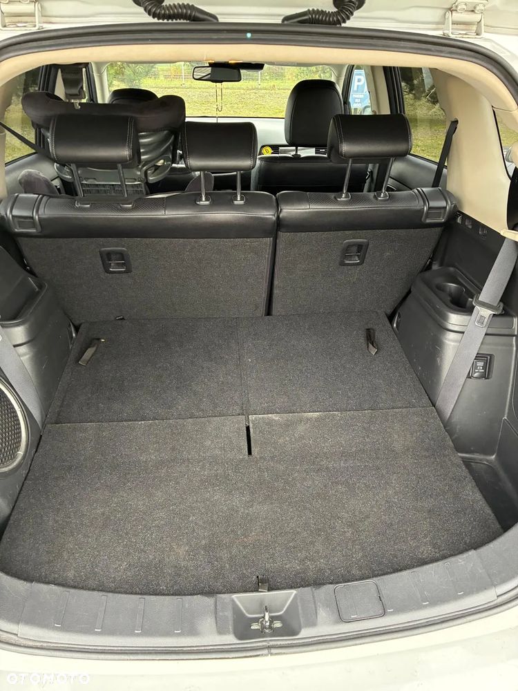 Mitsubishi Outlander 2.0 Instyle Navi 4WD CVT - 9