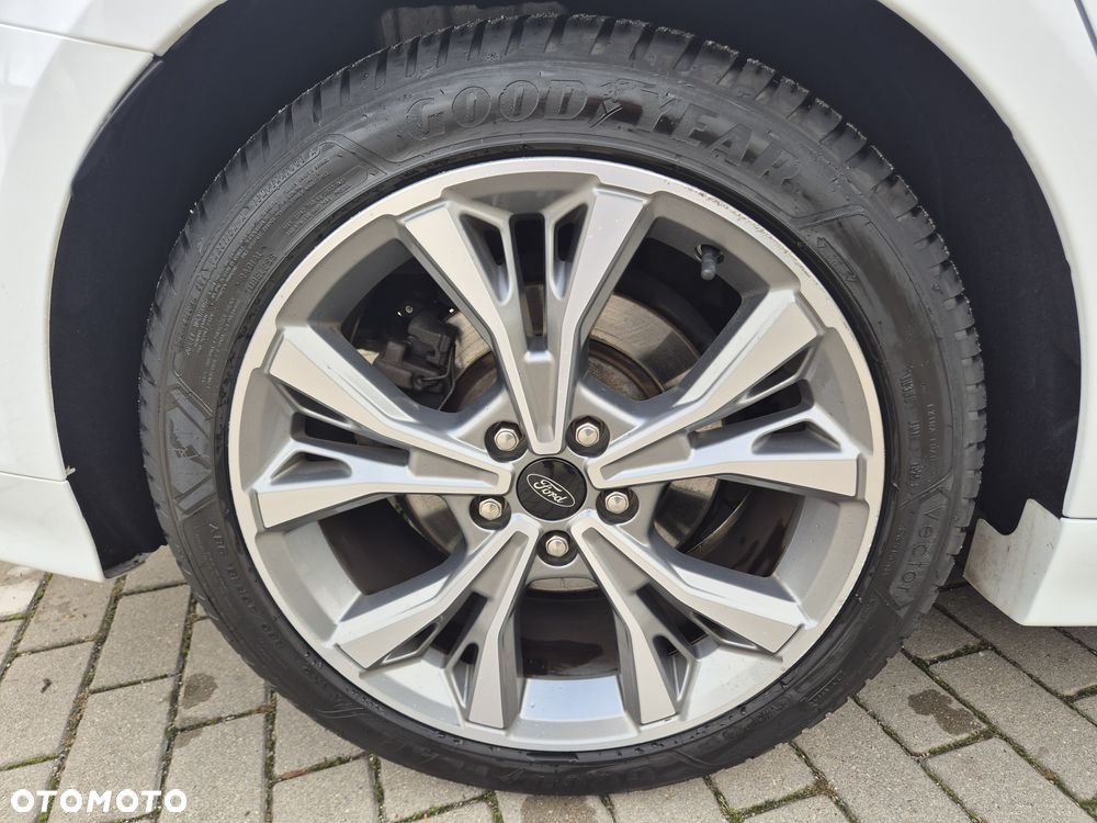 Ford Mondeo 2.0 TDCi Titanium PowerShift - 11