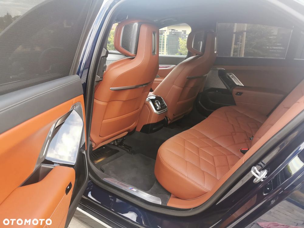 BMW Seria 7 - 10