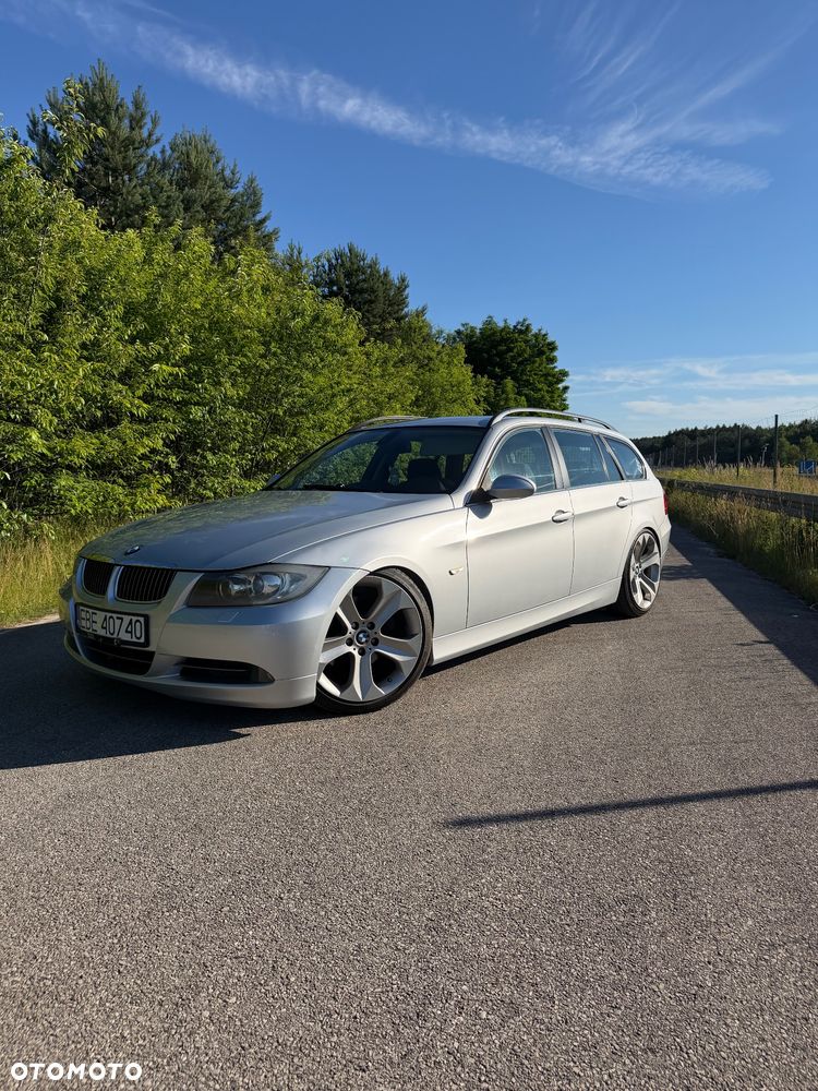 BMW Seria 3 330xi - 1