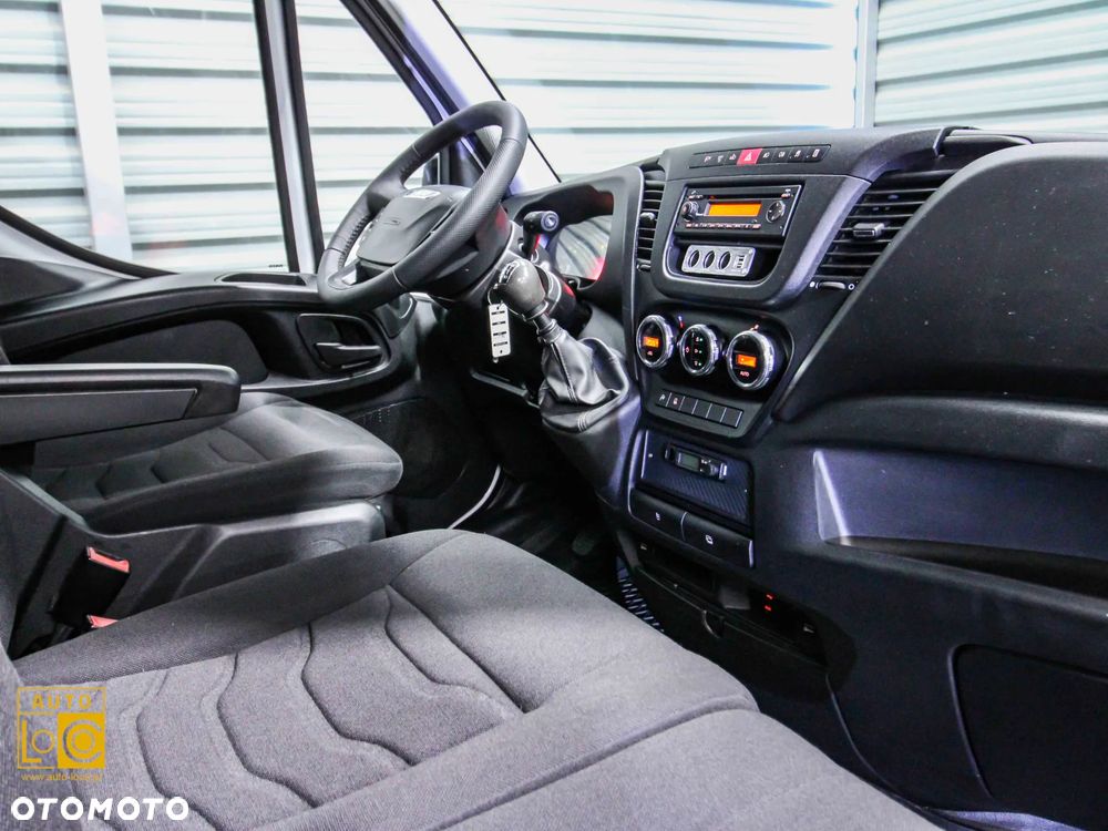 Iveco DAILY 35S15 BRYGADÓWKA 7 OSÓB - 15