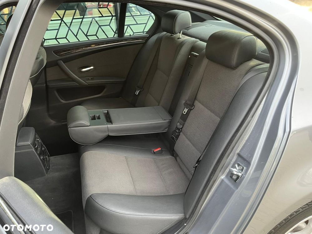 BMW Seria 5 540i - 21