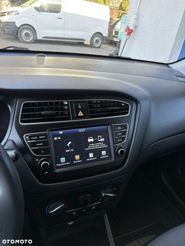 Hyundai i20 - 21