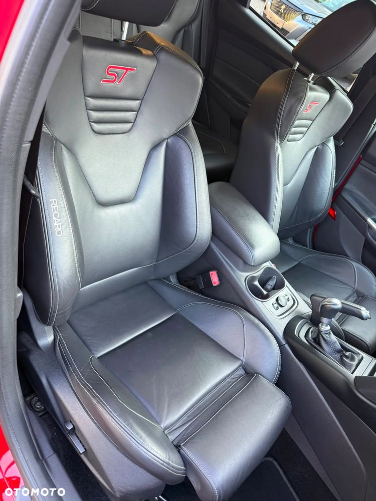 Ford Focus 2.0 EcoBoost ST mit Leder-Exclusiv-Paket - 19