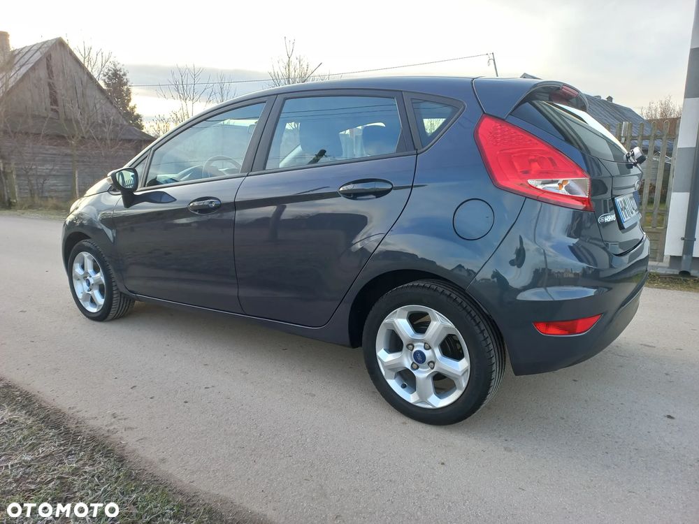 Ford Fiesta - 9