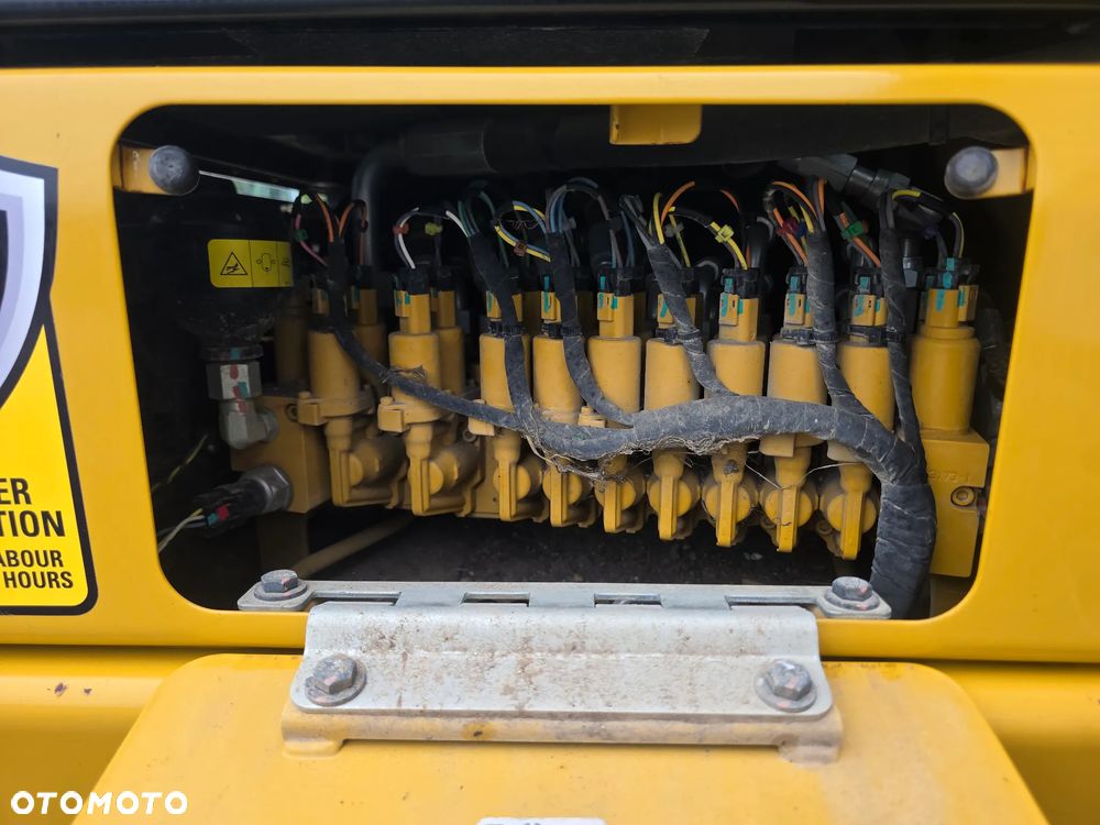 Caterpillar CAT 302.7 CR mini koparka szybkozłącze 3 łyżki piękna serwisowana 1 wł JCB sprowadzona w oryginale - 10