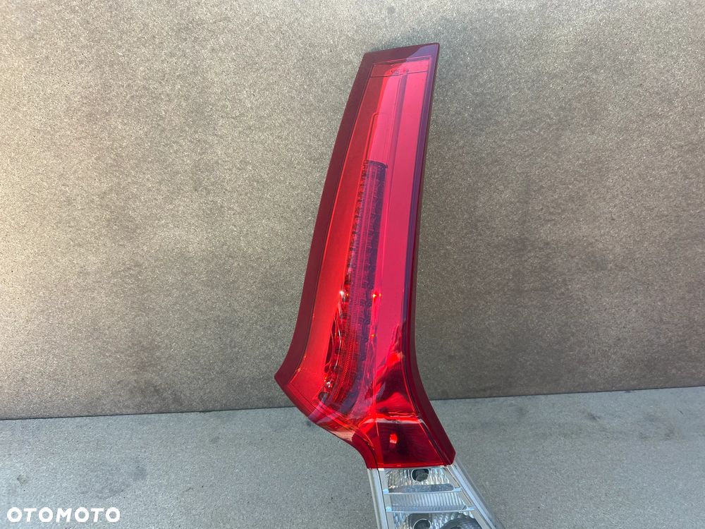 LAMPA TYLNA LEWA VOLVO V70 III LIFT - 2