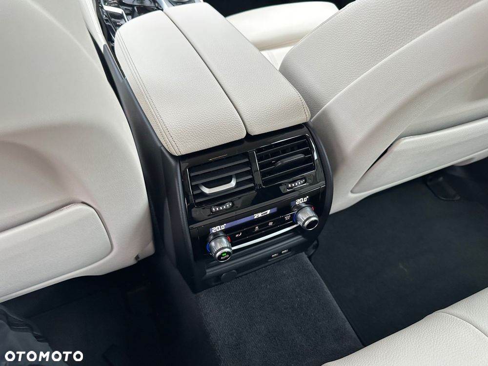 BMW Seria 5 520d Luxury Line sport - 18