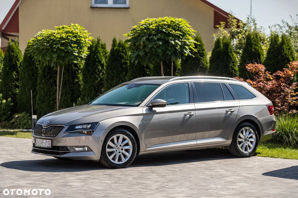 Skoda Superb 2.0 TDI Sportline - 7