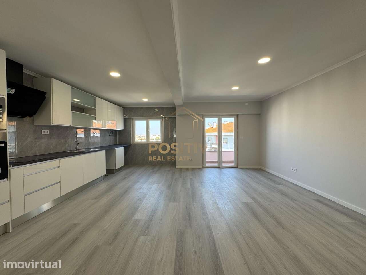 T4 totalmente remodelado na Cruz de Pau | 4 quartos, 2 WC e duas frent - Grande imagem: 3/32