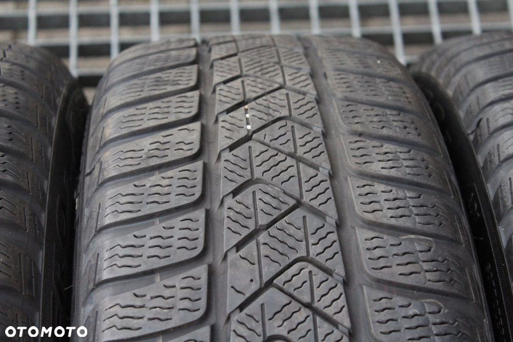 4x 205/50R17 PIRELLI WINTER SOTTOZERO 3 AO1 93H 21r 7mm - 5