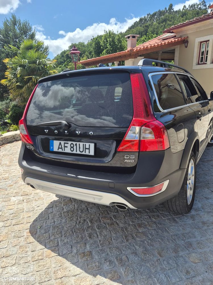 Volvo XC 70 D5 AWD Black Edition - 4