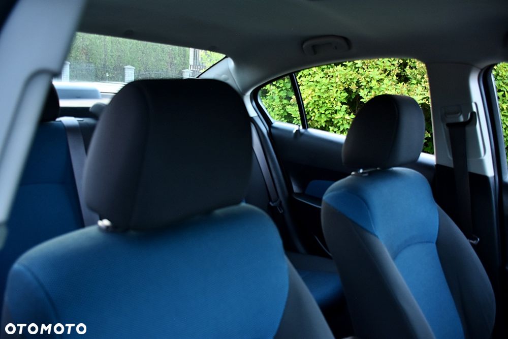 Chevrolet Cruze 1.8 LS+ - 32