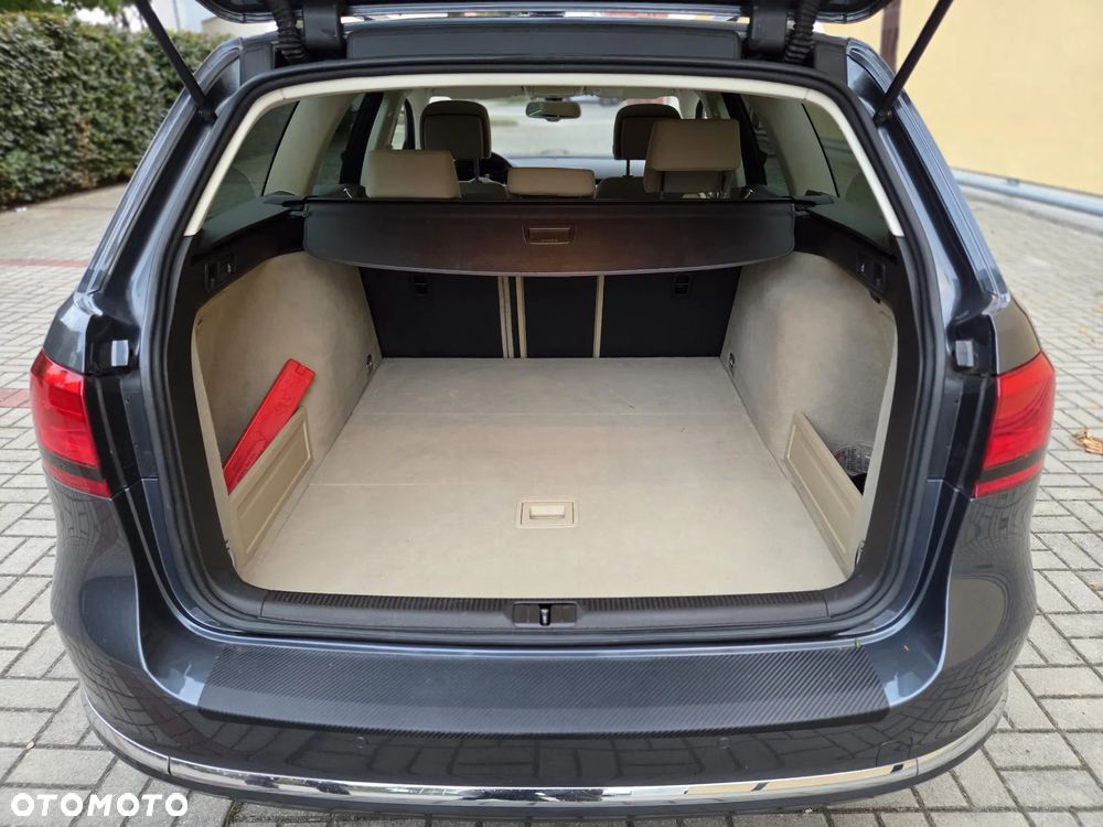 Volkswagen Passat - 20