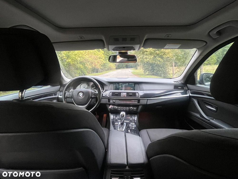 BMW Seria 5 520d Touring - 15