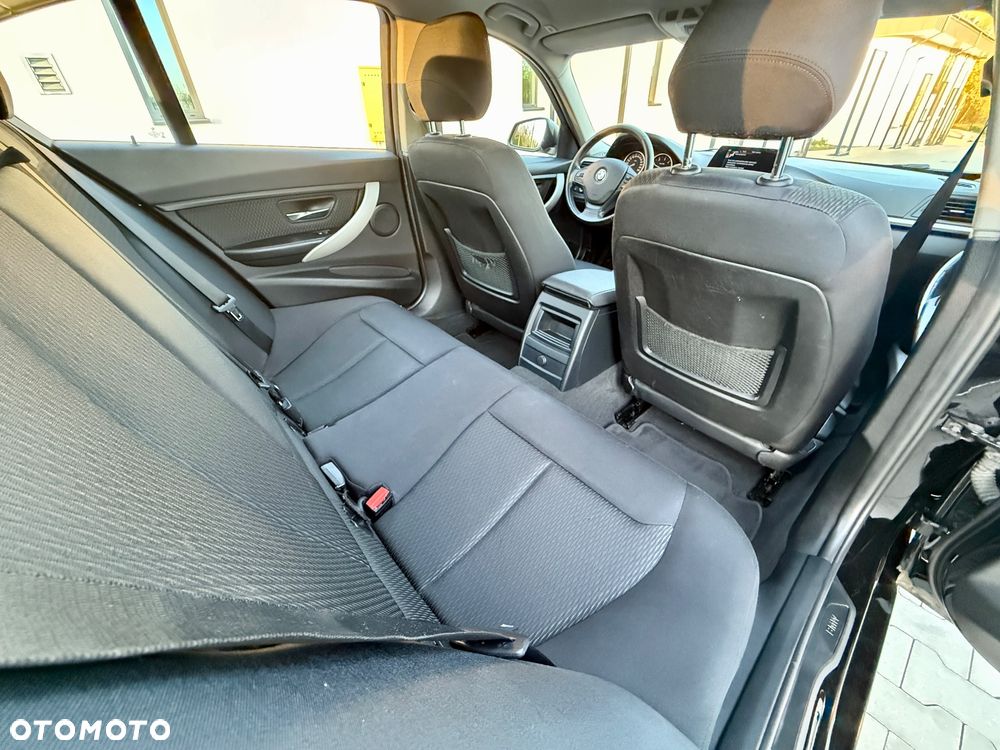 BMW Seria 3 316d - 26