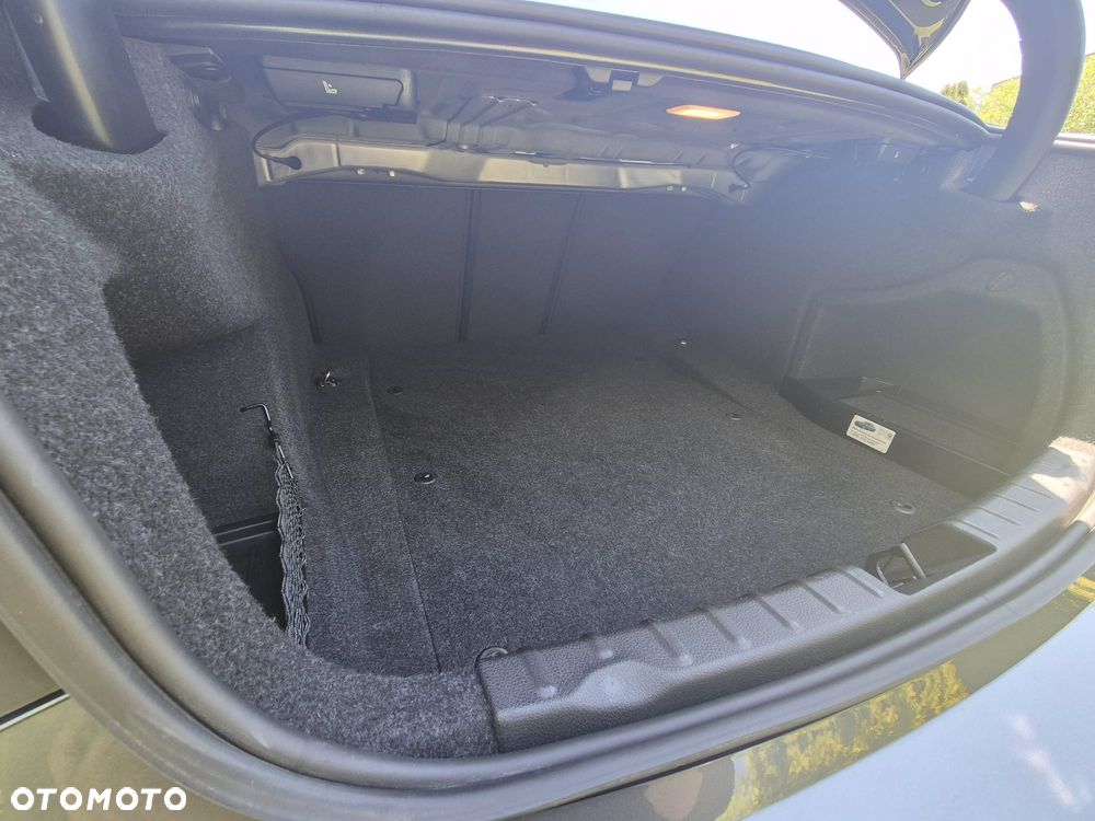 BMW Seria 3 330i Edition Luxury Line Purity - 25