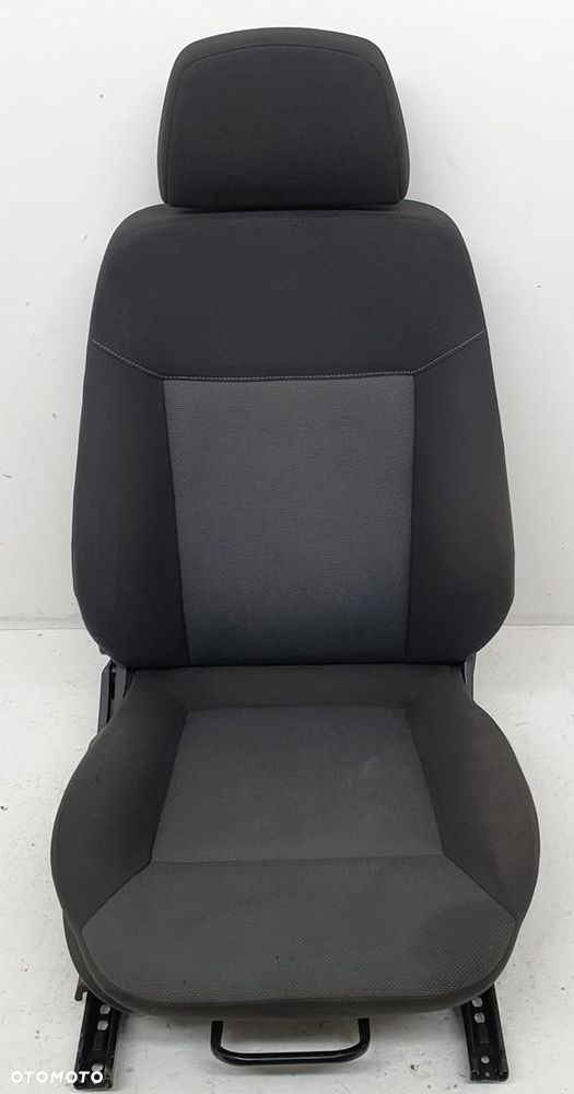 FOTEL PRAWY PRZÓD PRZEDNI PASAŻERA OPEL ASTRA III H EUROPA - 1