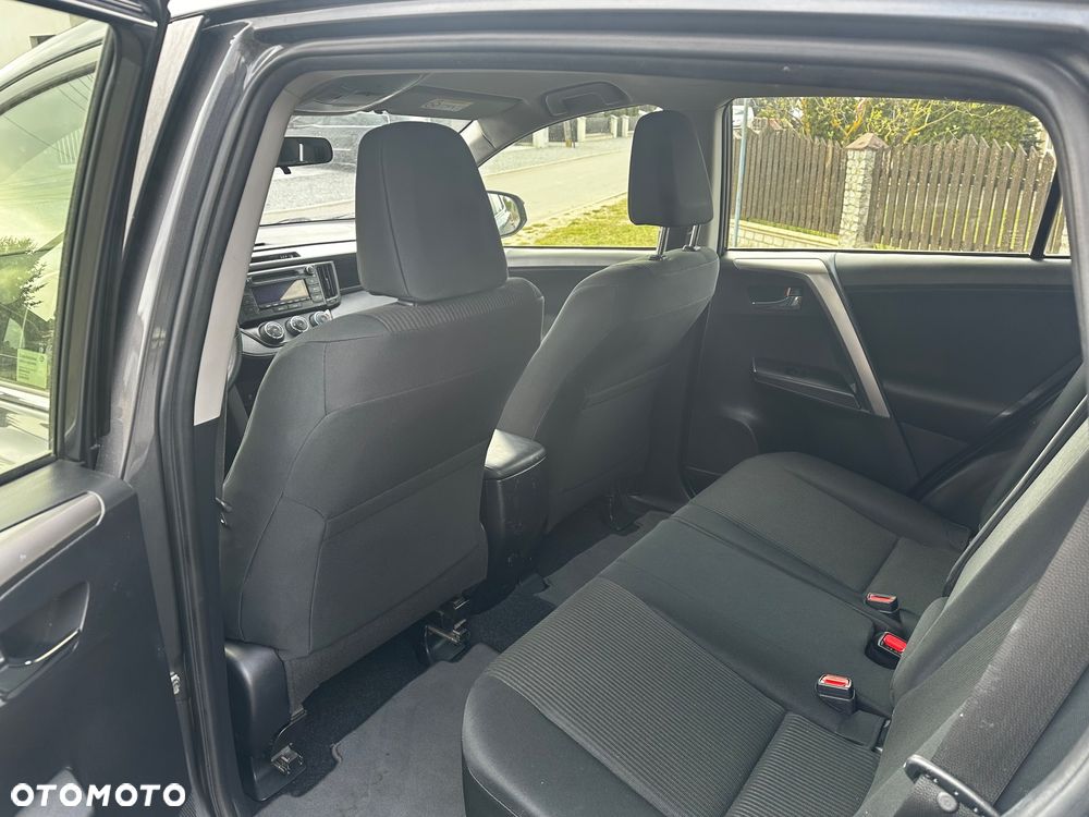 Toyota RAV4 2.0 D-4D Active 4x2 - 18