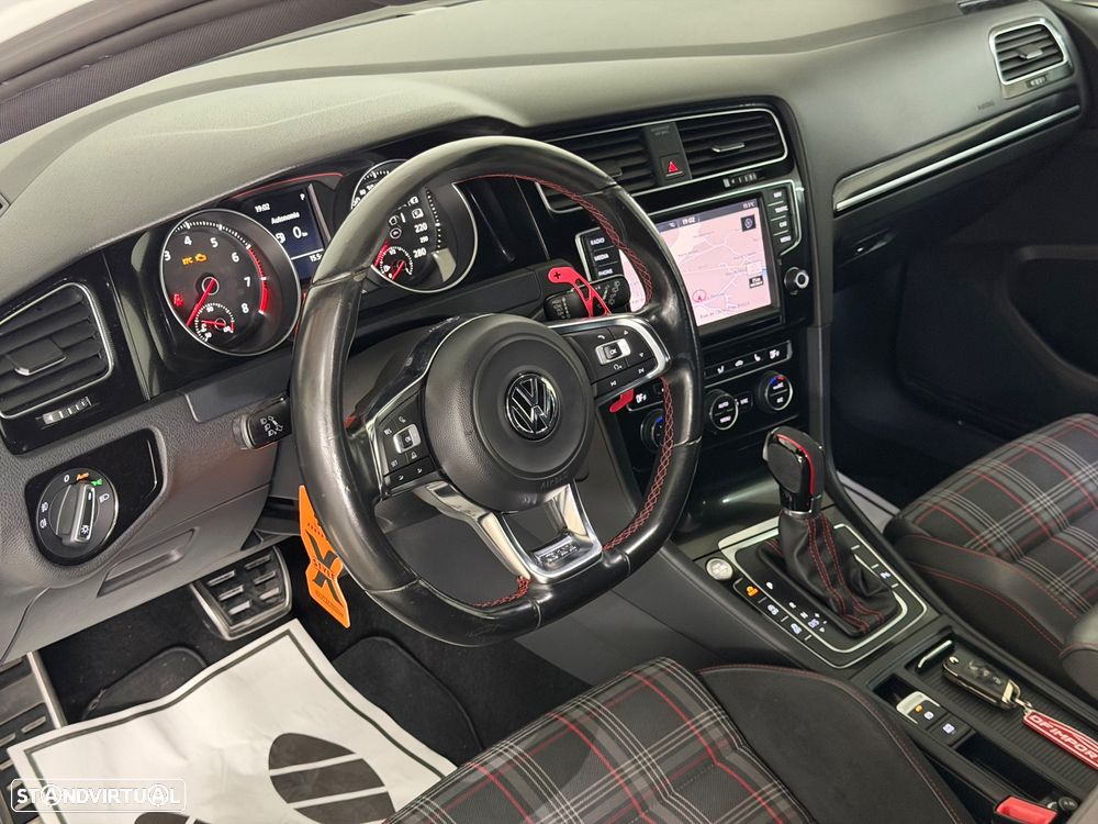 VW Golf GTI Performance BlueMotion DSG - 3