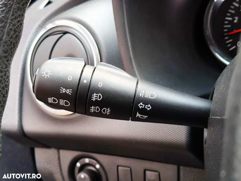 Dacia Sandero dCi 90 Laureate - 25