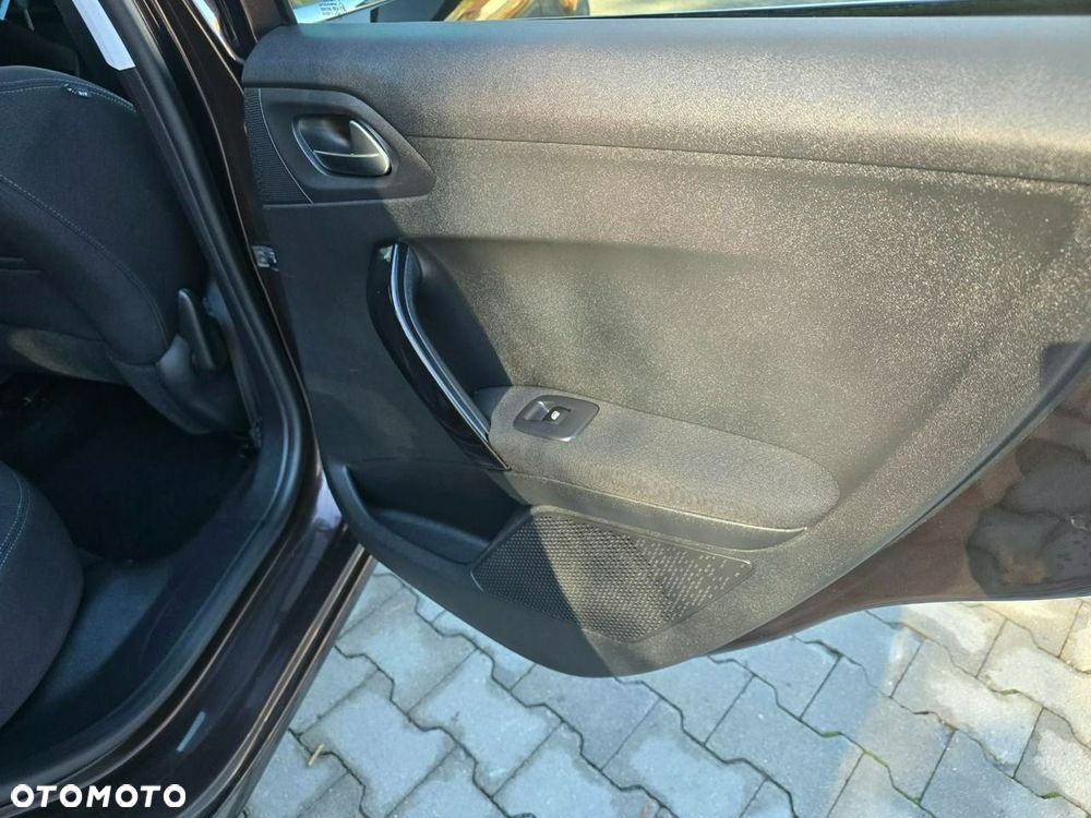 Peugeot 208 2013