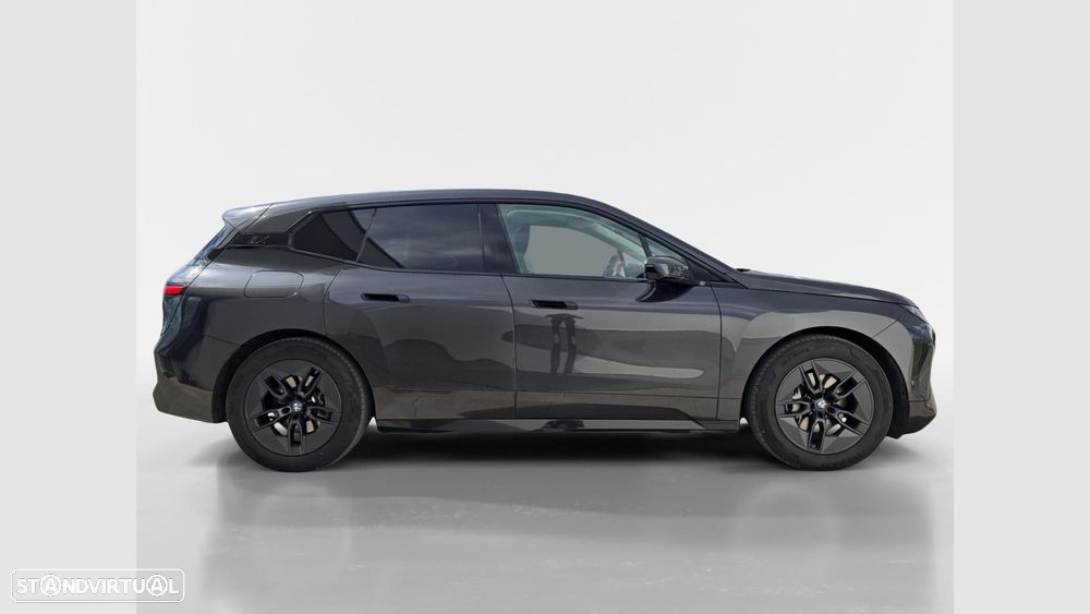 BMW ix xDrive 45 - 9