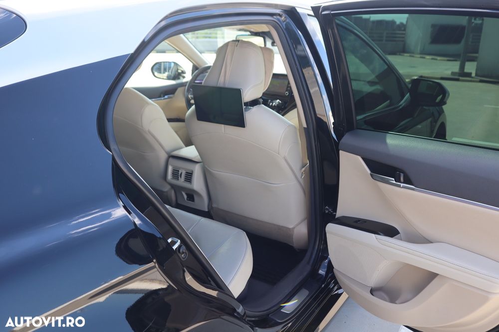Toyota Camry 2.5 Exclusive - 6