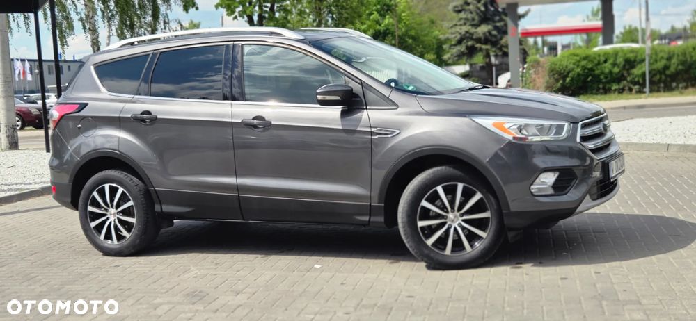 Ford Kuga 1.5 EcoBoost 2x4 Titanium - 17
