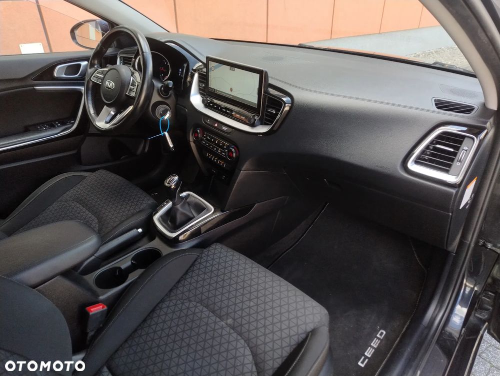 Kia Ceed 1.6 CRDi Platinum Edition - 10