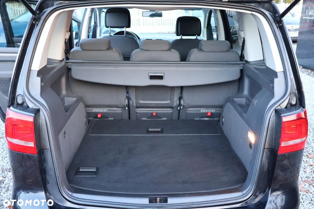 Volkswagen Touran 2.0 TDI DPF BlueMotion Technology Comfortline - 13