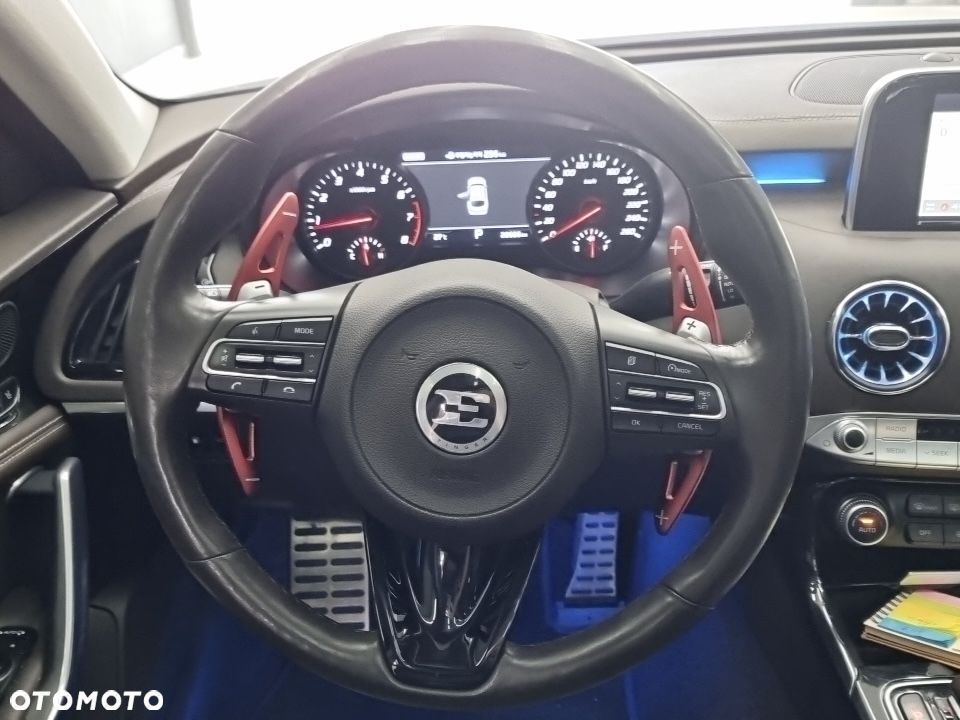 Kia Stinger 2.0 T-GDI GT Line - 8