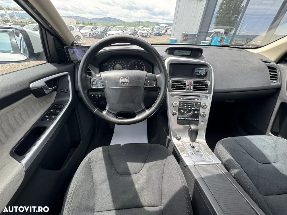 Volvo XC 60 2.4D AWD Aut. - 24