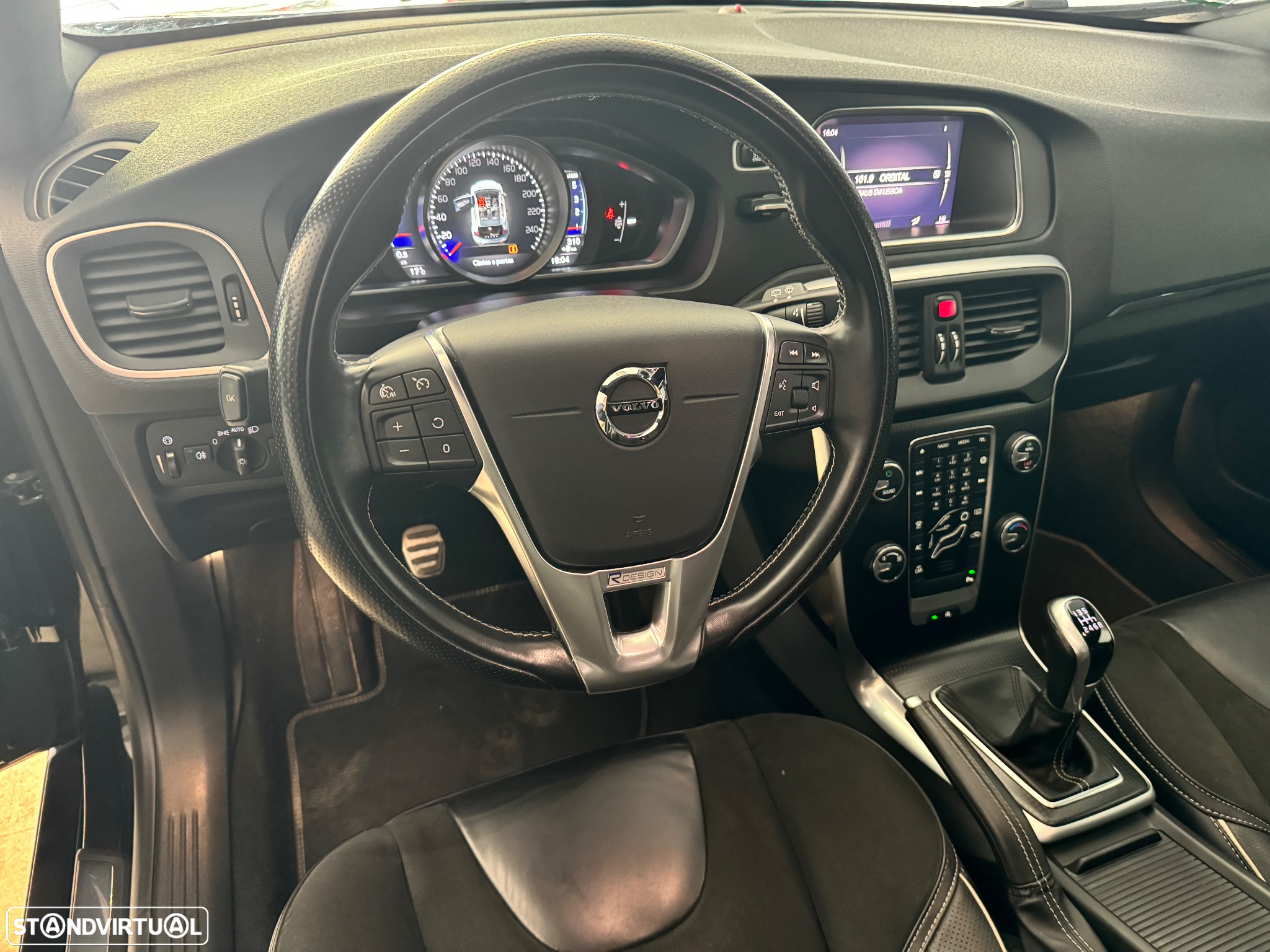 Volvo V40 2.0 D2 R-Design - 16