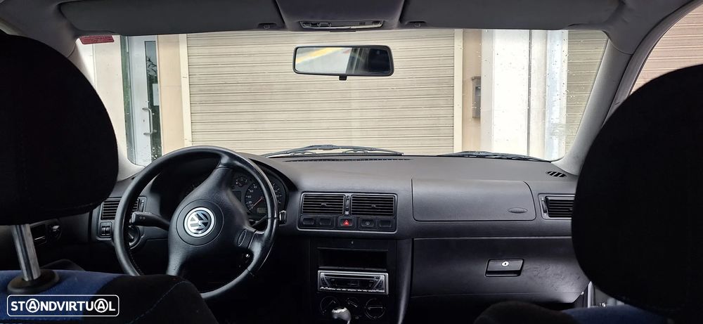 VW Golf 1.9 TDi 25 Anos - 6