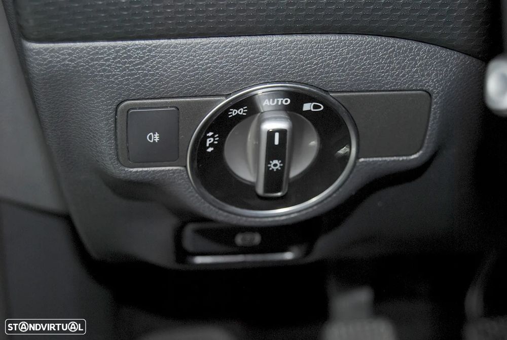 Mercedes-Benz A 180 d AMG Line - 18