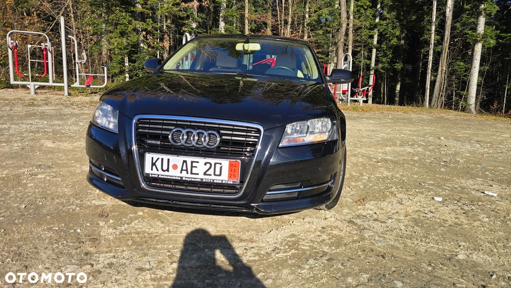 Audi A3 Sportback 2.0 TDI DPF quattro Ambiente - 2