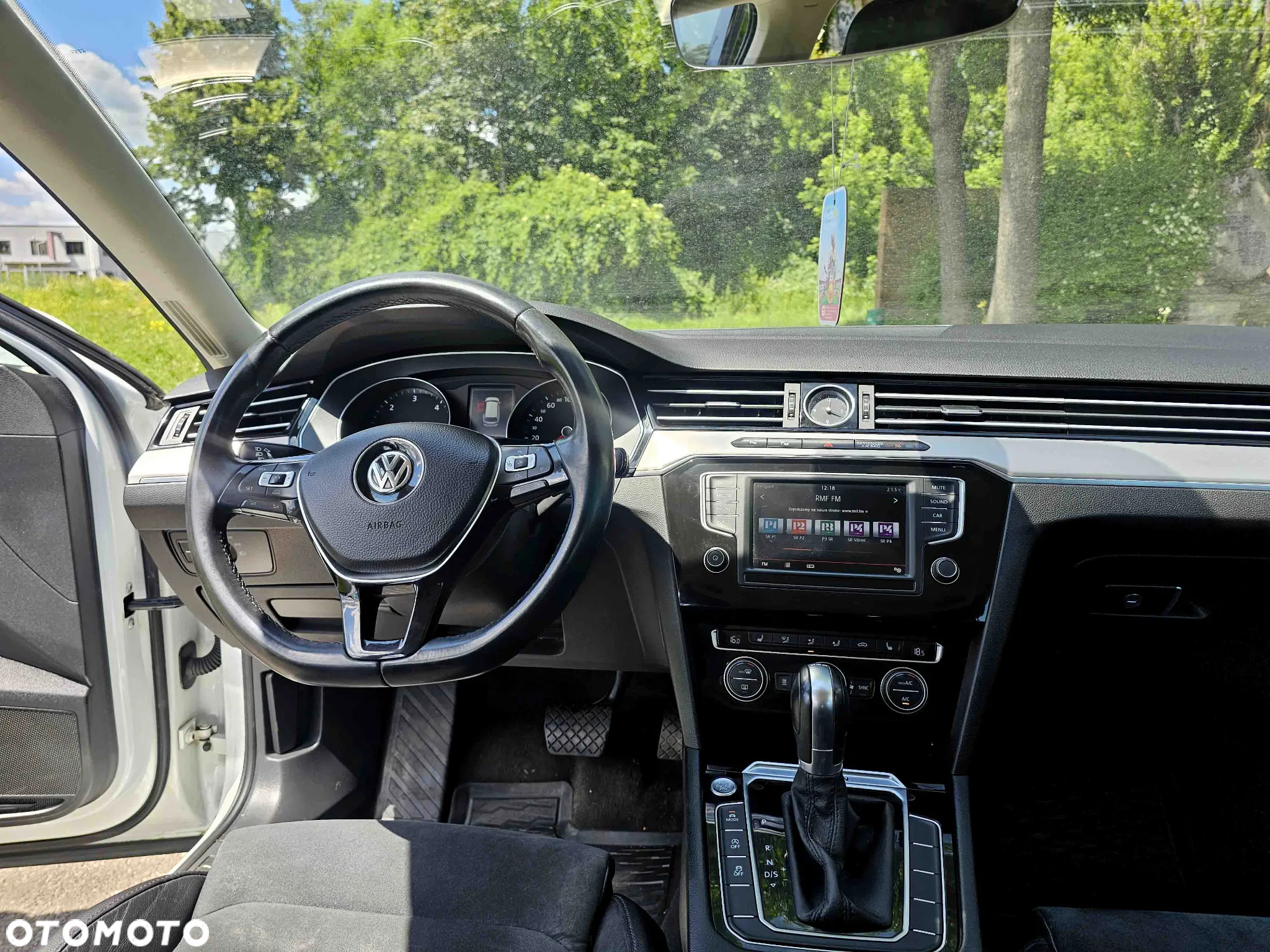 Volkswagen Passat Variant 2.0 TDI SCR 4Motion DSG Highline - 19